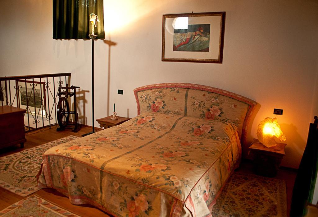 B&B Casa Medievale Del Mugnaio Strassoldo Habitación foto